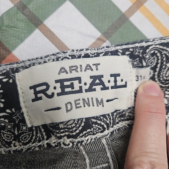 Ariat 31 Short. - Picture 1 of 5